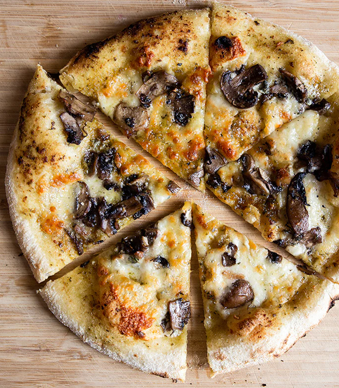 THE FUNKY FUNGI pizza